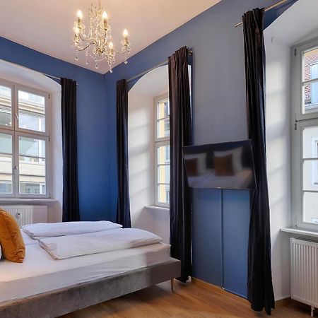 Homie Stay Am Marktplatz - Wohnen Im Historischen Balthasar-Neumann-Apartment Wurzburg Luaran gambar